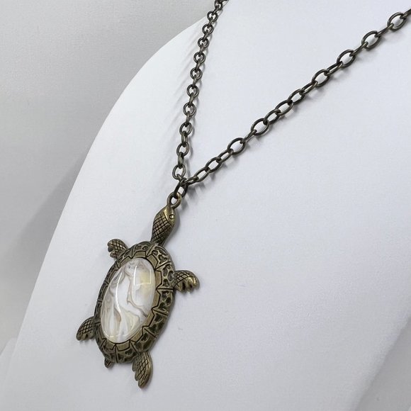 New / Handcrafted - Sweet Antiqued Gold Tone Sea Turtle 16” Chain Necklace - Picture 3 of 8